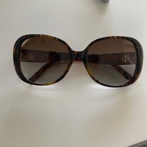 Tory Burch Polarized sunglasses